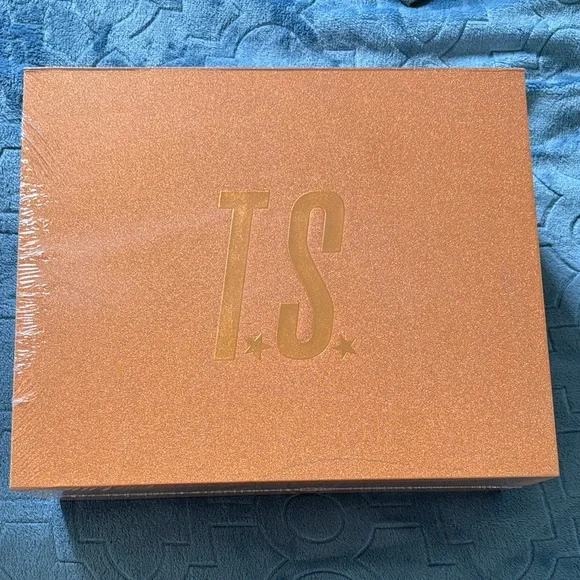 Authentic Taylor Swift The Life of a Showgirl XS/S Cardigan Box Set - Picture 2 of 8